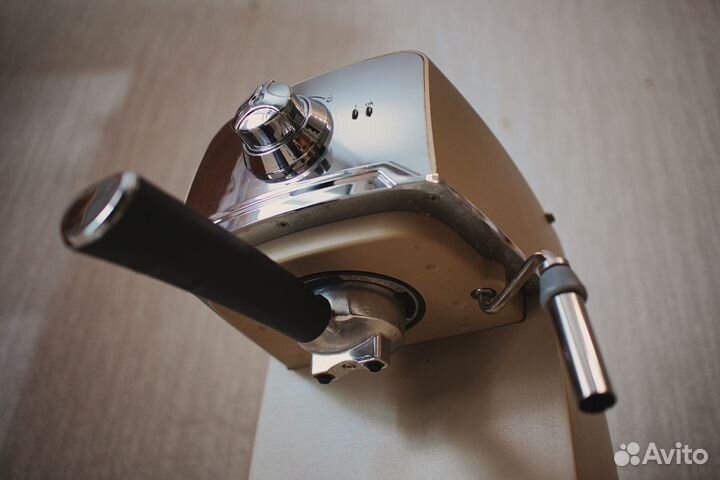 Кофеварка рожковая Polaris Adore Crema PCM 1529E