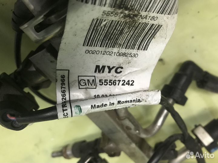 Opel Astra J топливная рампа форсунки 1.6 Турбо