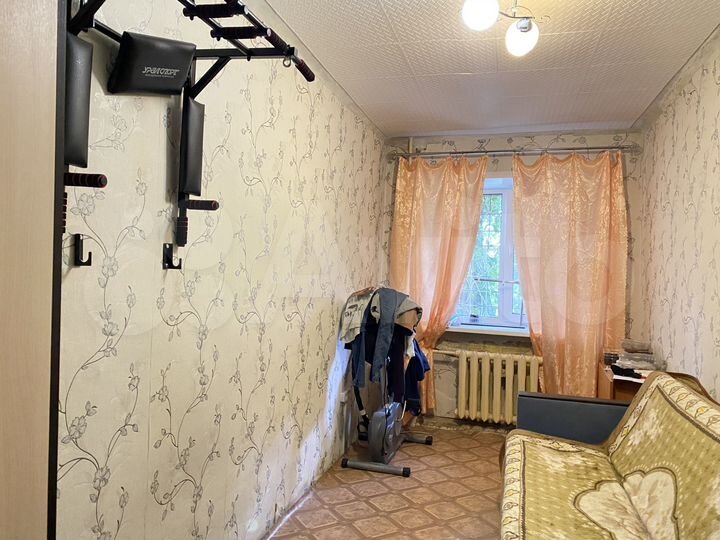 Комната 10,9 м² в 3-к., 1/3 эт.