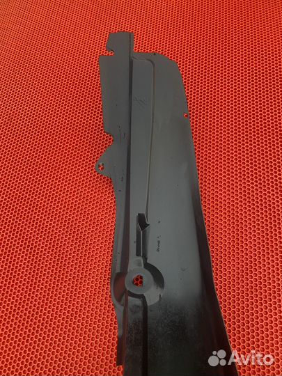 Подкрылок пер прав дефектный Renault Laguna 2