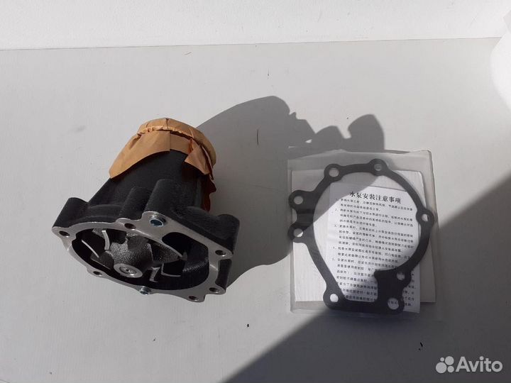 Насос водяной (помпа) двигателя hitachi isuzu 4HK1