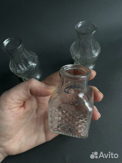 Маленькие вазочки пузырьки