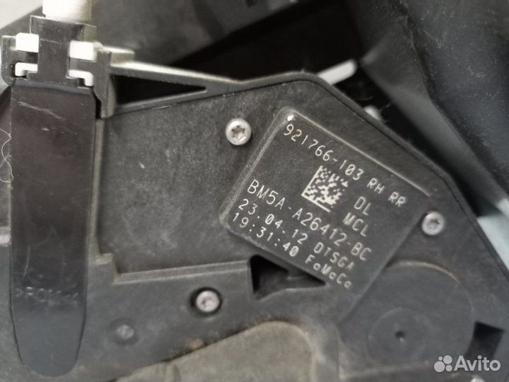 Замок двери задний правый Ford Focus 3 хэтчбек