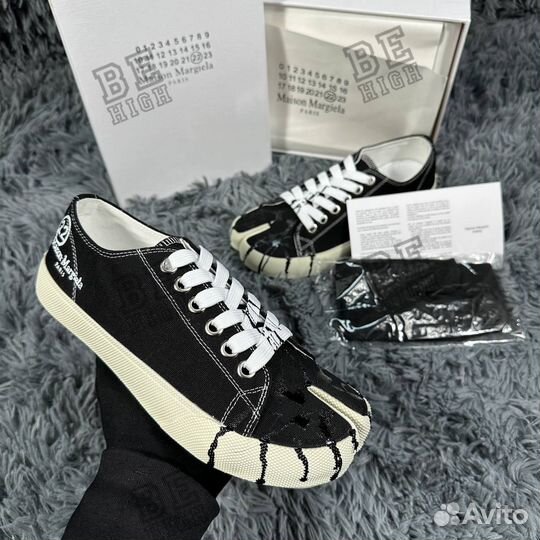 Maison margiela tabi paint кеды черные