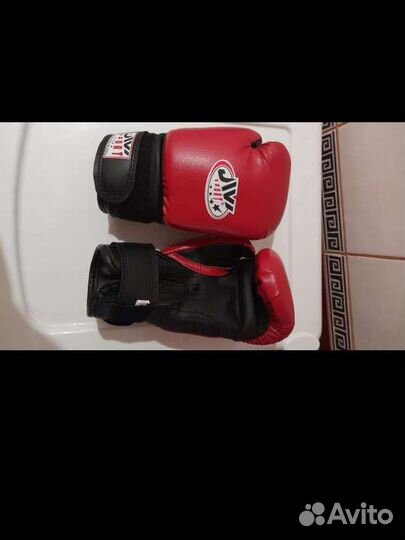 Перчатки для кикбоксинга