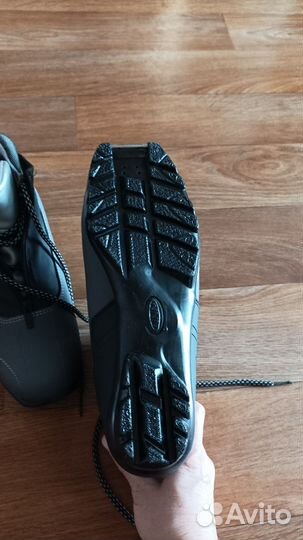 Лыжные ботинки