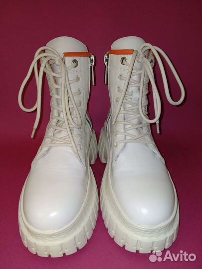 Чистка и реставрация обуви, сумок, одежды