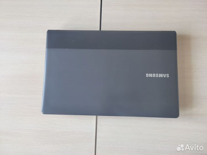 Надёжный Samsung NP300E5X