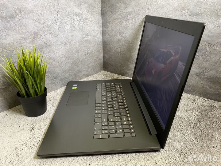 Большой ноутбук Lenovo 17,3/2 видеокарты