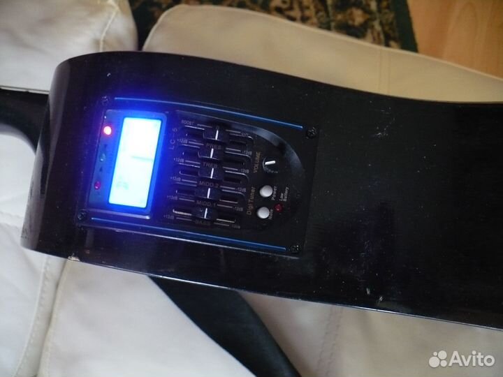 Электроакустическая гитара