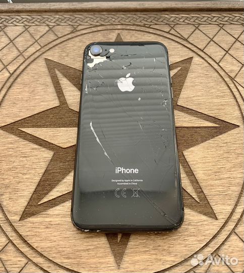 Телефон iPhone 8 64 gb
