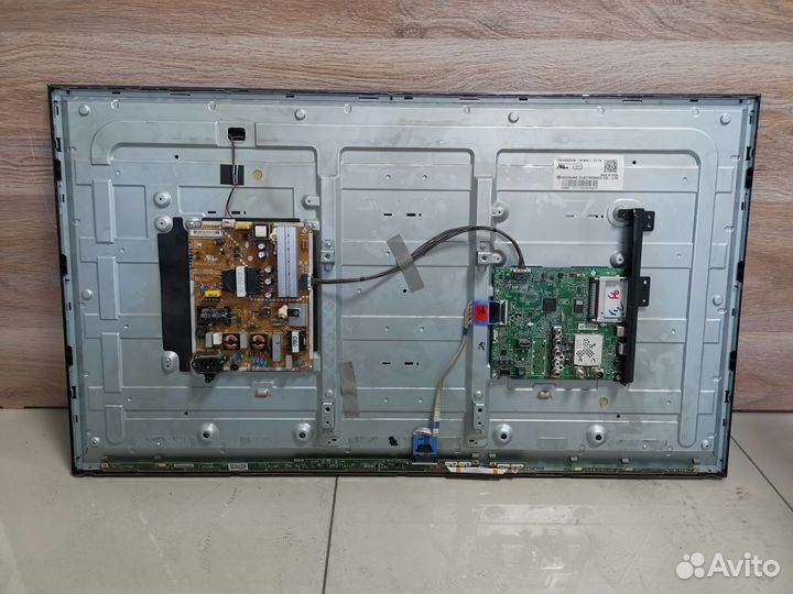 Телевизор LG 40LF570V (Разбор)(По запчастям)