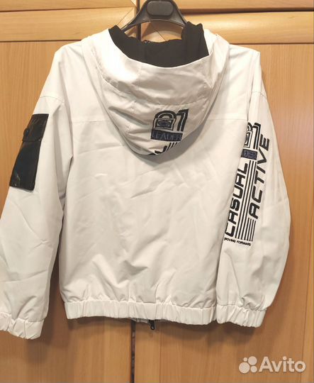 Продам ветровку для мальчика
