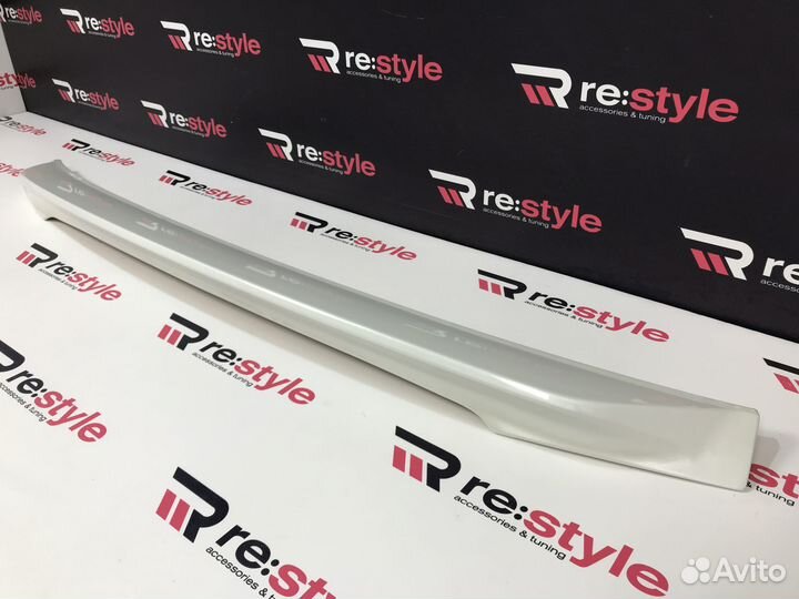 Спойлер Toyota Land Cruiser 200 2016-2022 Белый