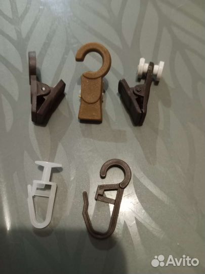 Крючки для карниза