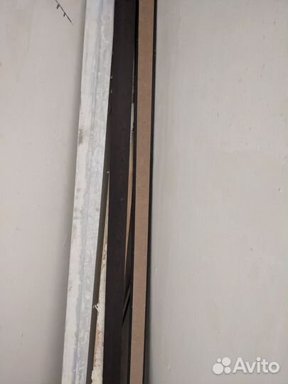 Входная дверь с комплектом ключей