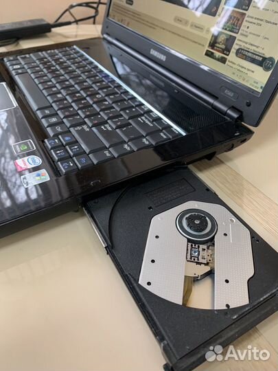 Ноутбук samsung