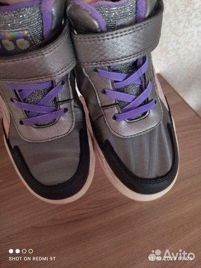 Кроссовки для девочки