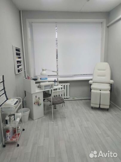 Маникюр, педикюр