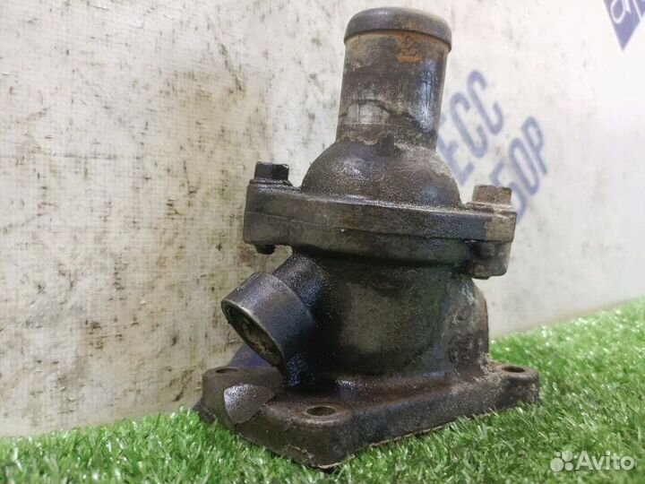 Корпус термостата Hyundai Terracan внедорожник 2.5