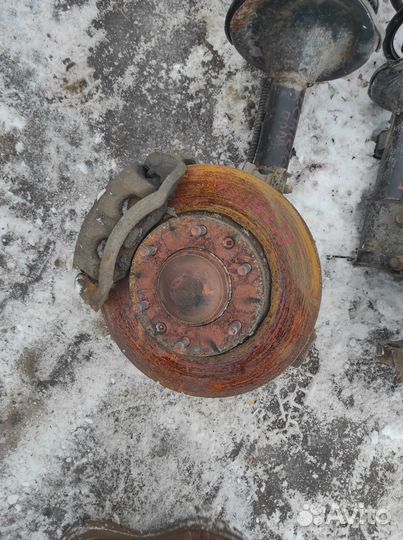 Поворотный кулак, суппорт hyundai grand starex