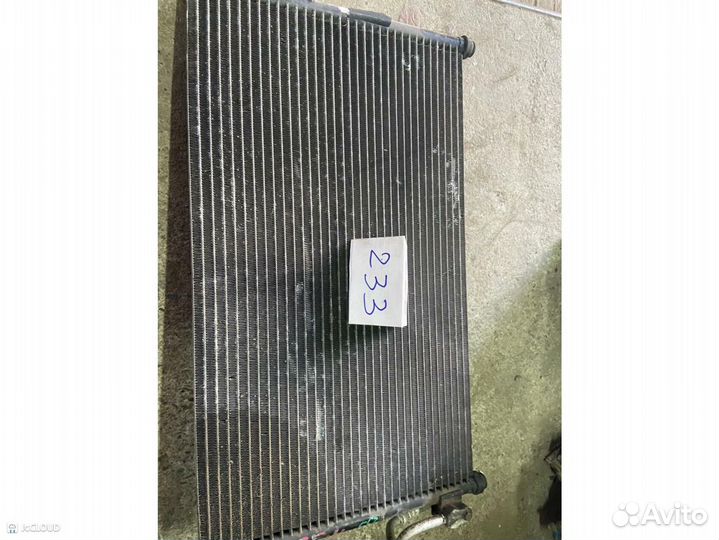 Радиатор кондиционера на honda accord CF4