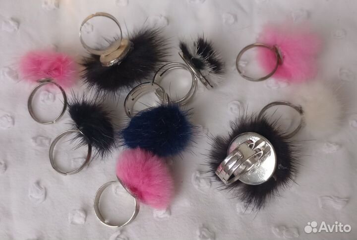 Кольца с мехом, хэнд-мейд