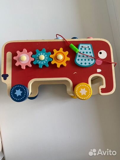 Развивающие игрушки. Стучалка-каталка
