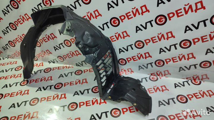 Подкрылок передний левый Toyota Ipsum ACM21 2AZ