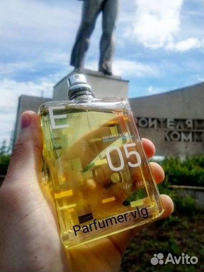 Escentric Molecules Escentric 02, Escentric 05