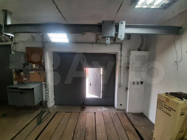 Гараж, > 30 м²