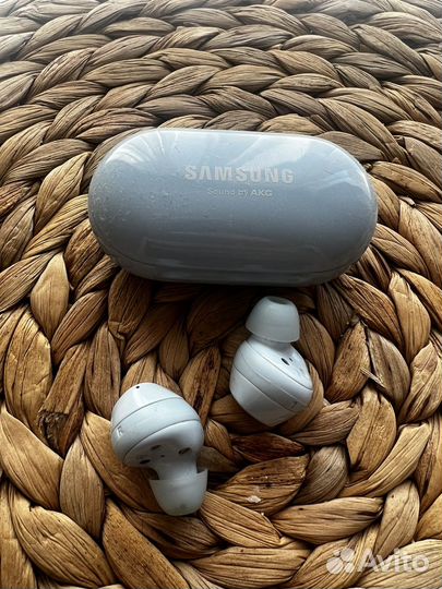 Беспроводные наушники samsung buds