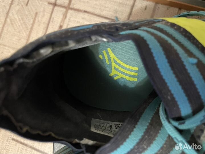 Футзалки adidas nemeziz