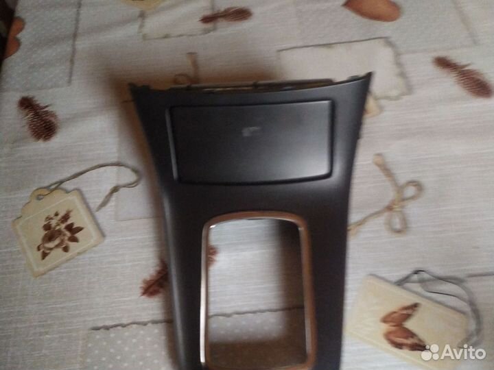 Накладка селектора кпп Тойота Авенсис 2003-2008