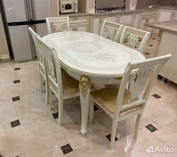 Стол обеденный со стульями