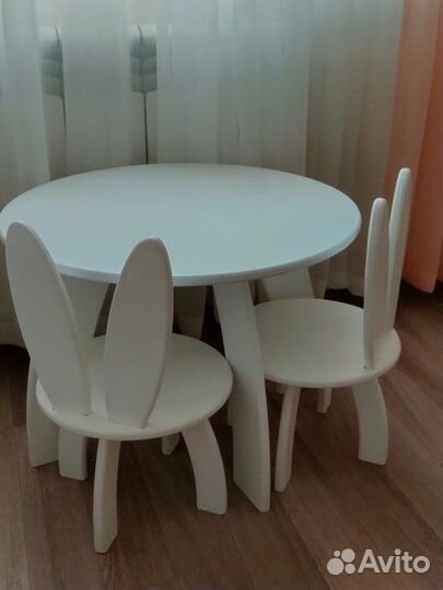 Детский стол и стул