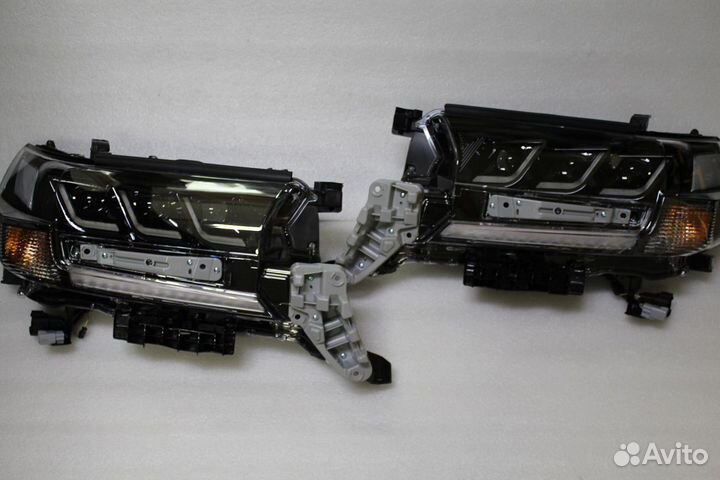 Land Cruiser 200 2016+ фары стиль Lexus M4ZB1