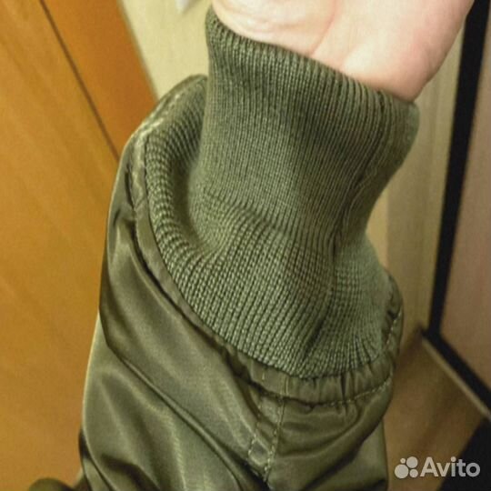 Бомбер alpha industries 2023