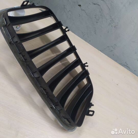Решетка радиатора BMW X5 e70 2006-13 левая