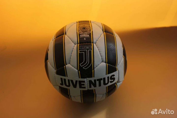 Футбольный мяч juventus