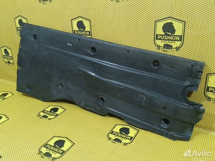Защита днища кузова передняя правая Volkswagen