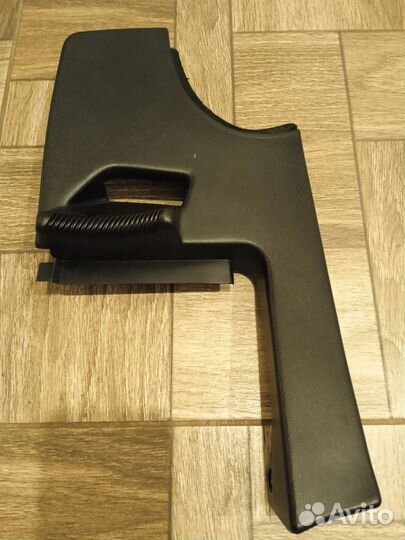 Накладка ремня безопасности заднего левого Audi100