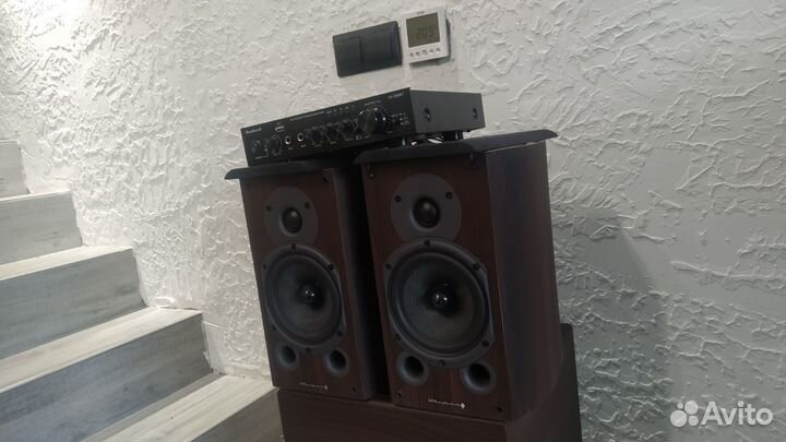 Центр с блютуз и акустика wharfedale кевлар