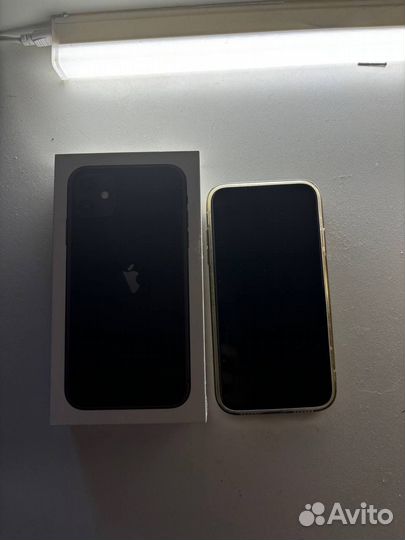 iPhone 11, 64 ГБ