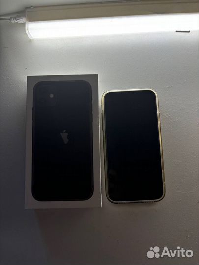 iPhone 11, 64 ГБ