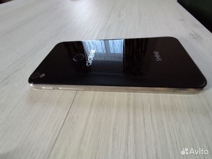 Alcatel Shine Lite, 2/16 ГБ