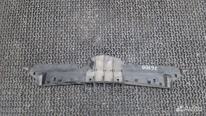 Кожух вентилятора радиатора Toyota Yaris, 2009