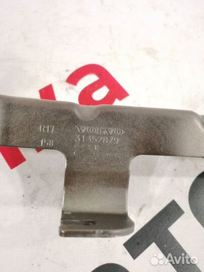 Петля капота правая Volvo Xc90 2.0 TDI D4204T23