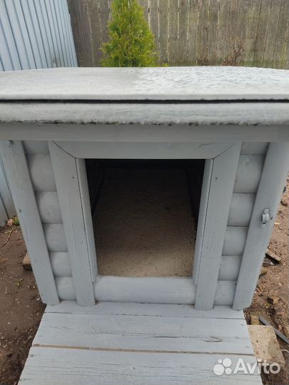 Будка из блок-хауса большая