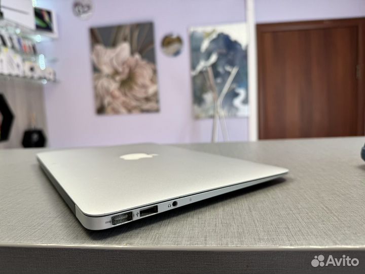 Apple MacBook Air 11 2010 2/64